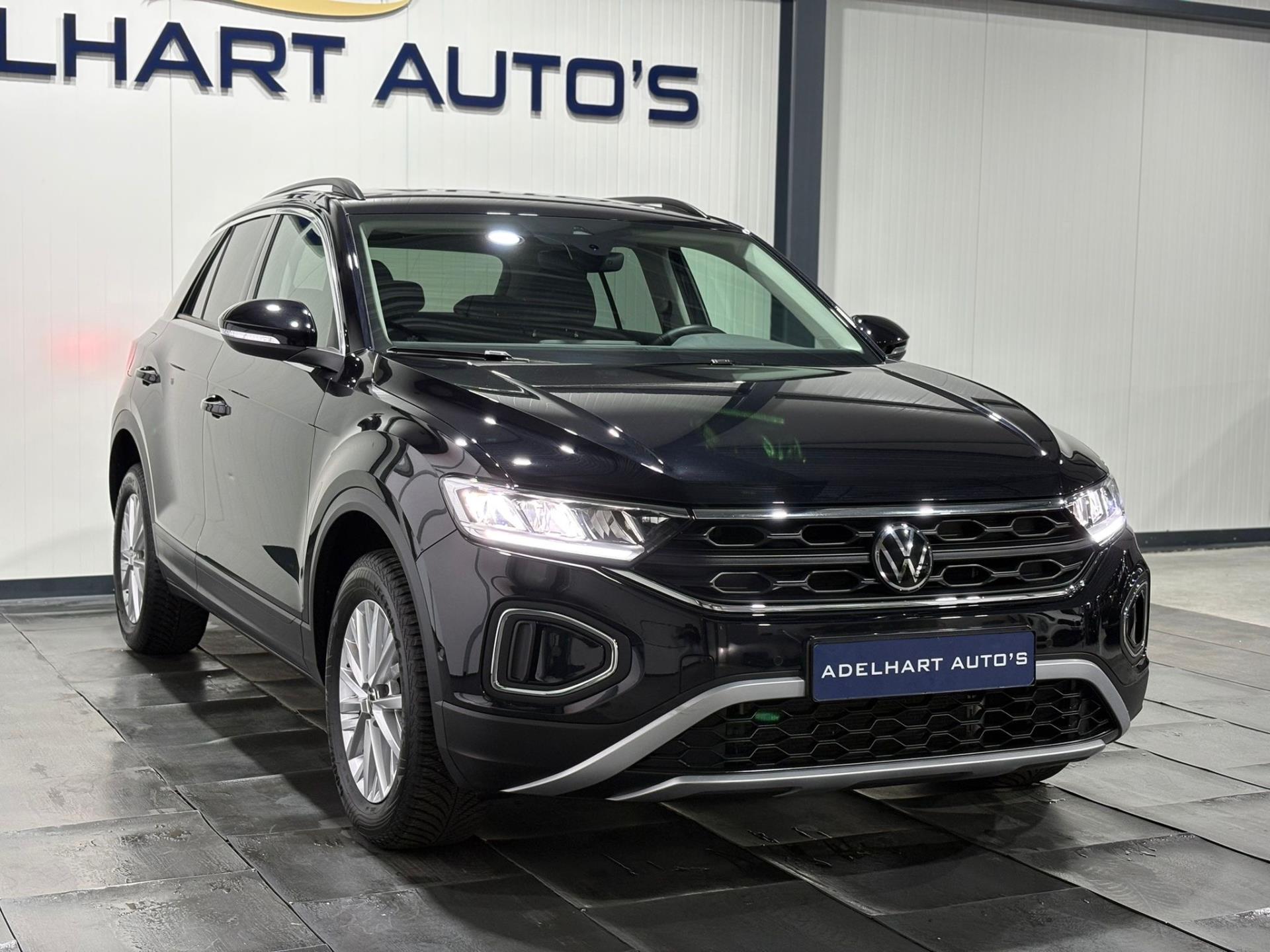 Volkswagen T-Roc 1.0 TSI Life / Navigatie full map / Apple CarPlay / Climate control / Parkeer sensoren 49027487-2.jpg | Adelhart Auto's