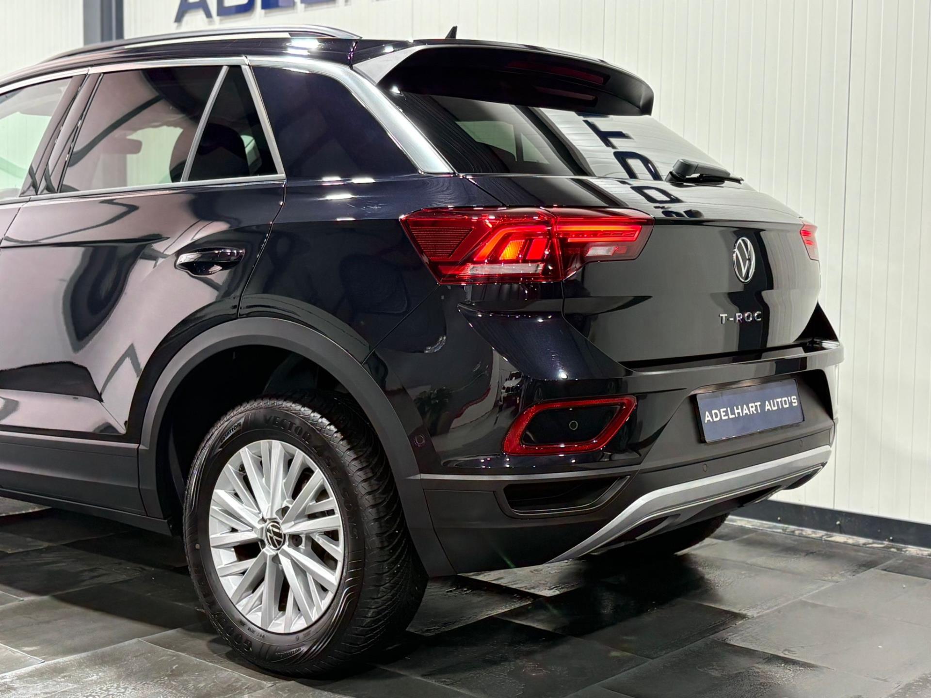 Volkswagen T-Roc 1.0 TSI Life / Navigatie full map / Apple CarPlay / Climate control / Parkeer sensoren 49027487-7.jpg | Adelhart Auto's