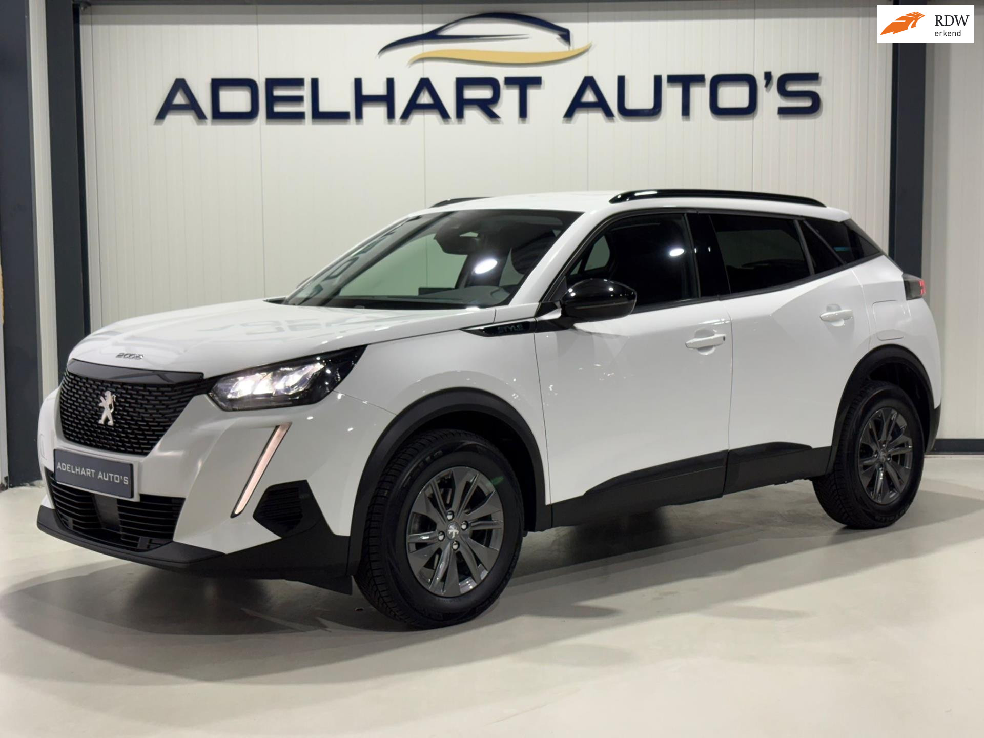 Peugeot 2008 1.2 PureTech Style Nieuw Model Automaat / Navigatie full map / Camera / Cruise control / 50124536-0.jpg | Adelhart Auto's