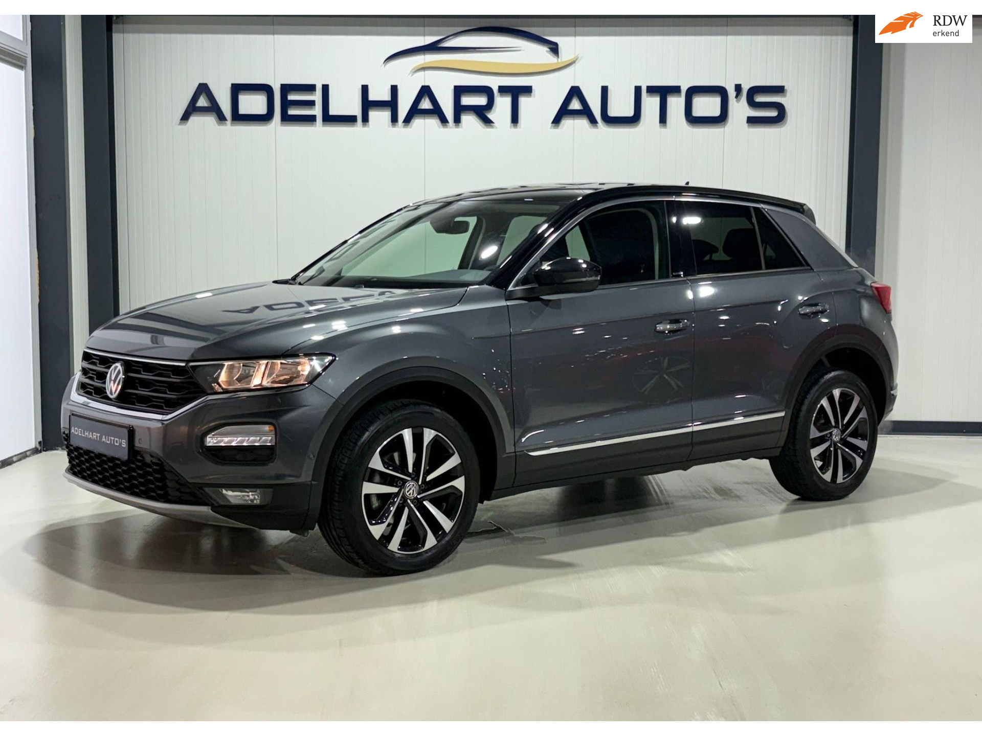 Volkswagen T-Roc 1.5 TSI Style IQ Drive 150 PK / Navigatie full map / Adaptive Cruise / Climate control / Park sensoren 50508028-0.jpg | Adelhart Auto's