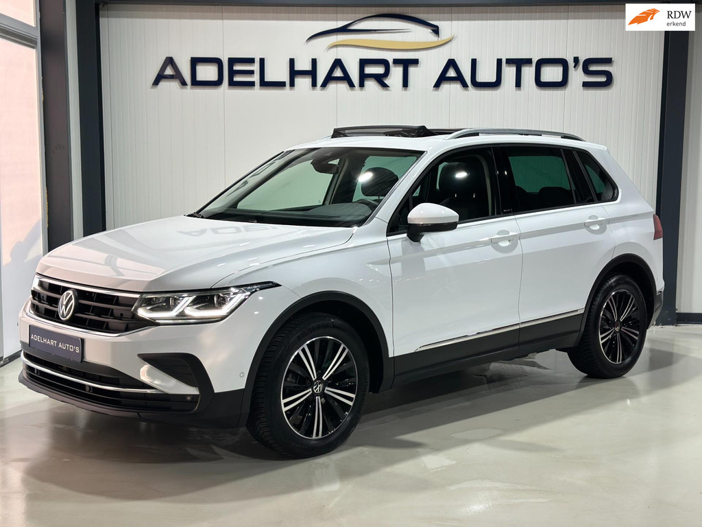 Volkswagen Tiguan 1.5 TSI Life 150 PK Face Lift Automaat / Panorama dak / Navigatie full map / Adaptive Cruise / climate control 50563164-0.jpg | Adelhart Auto's