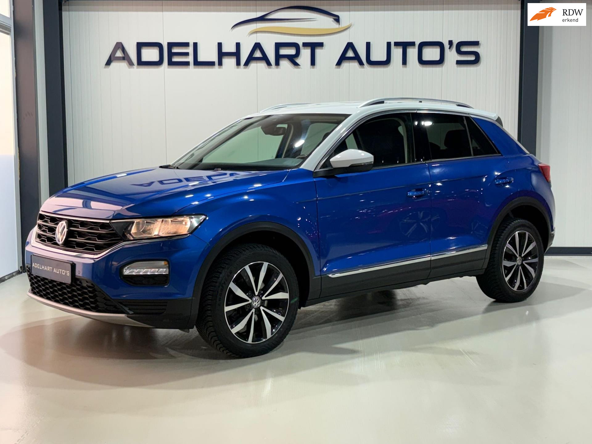 Volkswagen T-Roc 1.0 TSI Style / Navigatie full map Apple CarPlay / Airconditioning / Parkeer sensoren / etc.. 50596709-0.jpg | Adelhart Auto's