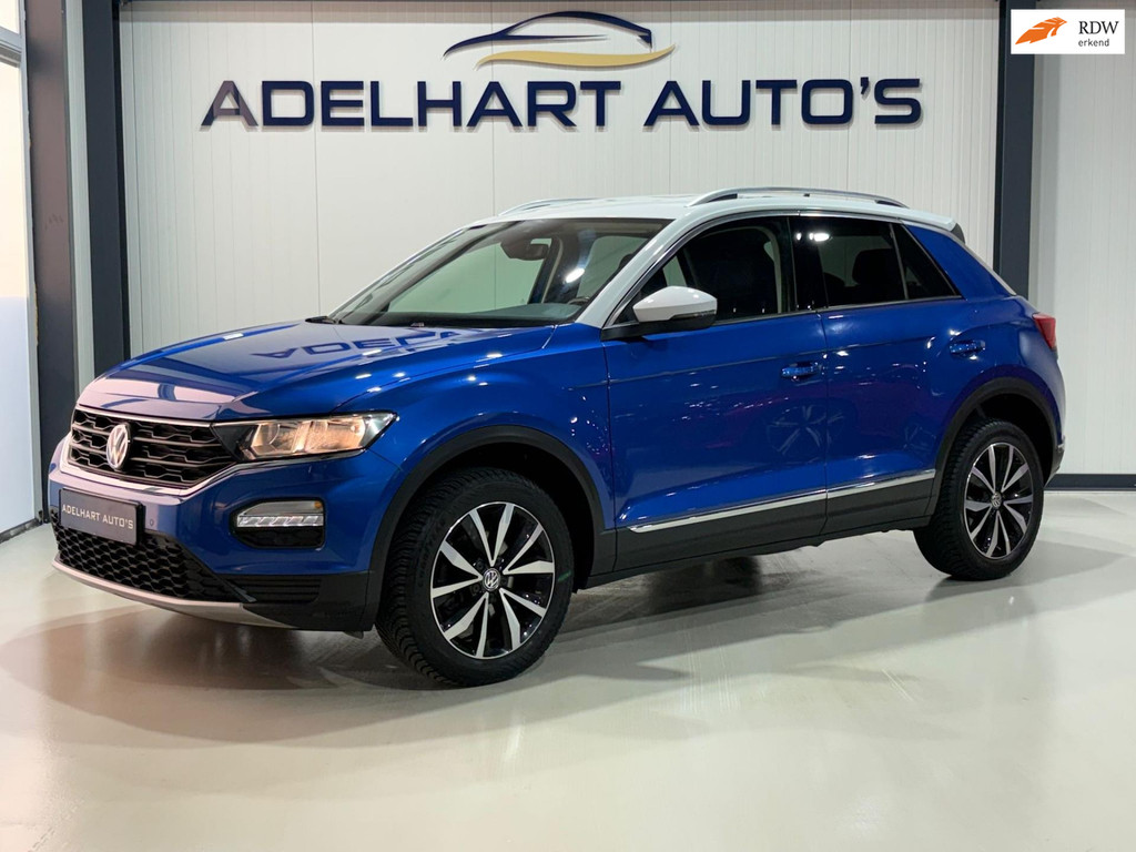 Volkswagen T-Roc 1.0 TSI Style / Navigatie full map Apple CarPlay / Airconditioning / Parkeer sensoren / etc.. 50596709-0.jpg | Adelhart Auto's