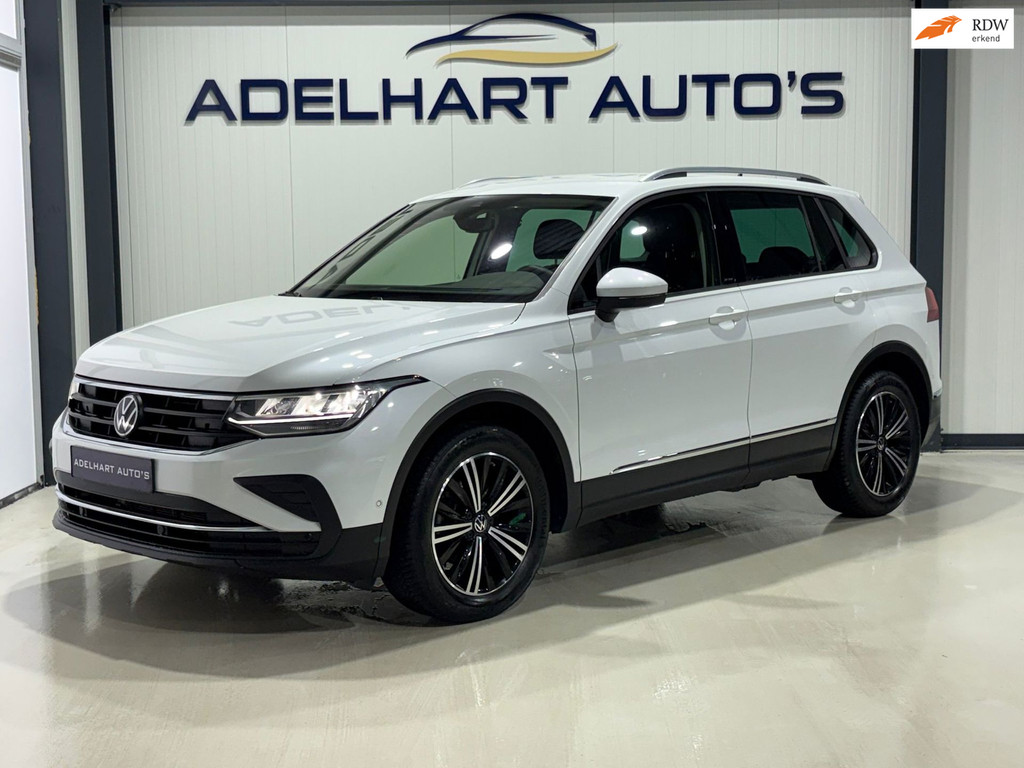 Volkswagen Tiguan 1.5 TSI Life Automaat DSG / Navigatie full map / Apple CarPlay / Adaptive Cruise control / Climate control 51760925-0.jpg | Adelhart Auto's