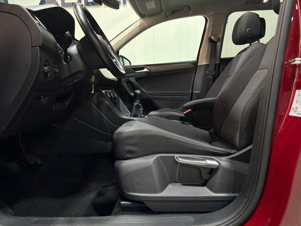 Volkswagen Tiguan Allspace 1.4 TSI R Line 150 PK / Panorama dak / Navigatie full map / Camera / Cruise control / Climate control 52116557-14.jpg | Adelhart Auto's