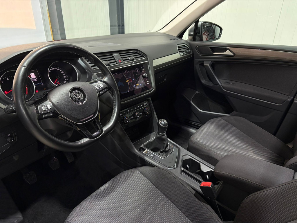 Volkswagen Tiguan Allspace 1.4 TSI R Line 150 PK / Panorama dak / Navigatie full map / Camera / Cruise control / Climate control 52116557-15.jpg | Adelhart Auto's