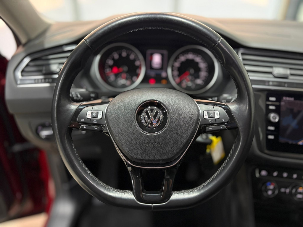 Volkswagen Tiguan Allspace 1.4 TSI R Line 150 PK / Panorama dak / Navigatie full map / Camera / Cruise control / Climate control 52116557-19.jpg | Adelhart Auto's