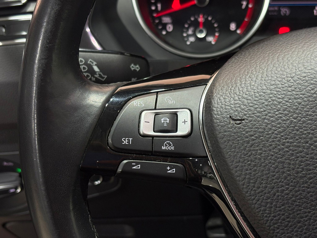 Volkswagen Tiguan Allspace 1.4 TSI R Line 150 PK / Panorama dak / Navigatie full map / Camera / Cruise control / Climate control 52116557-21.jpg | Adelhart Auto's