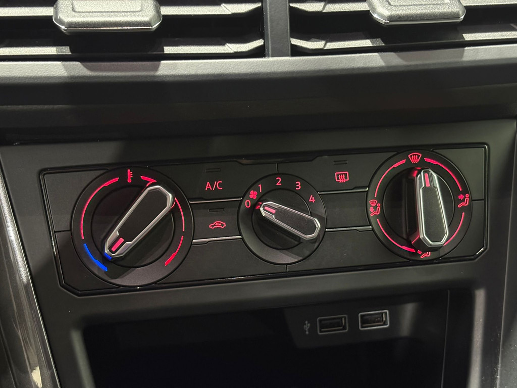 Volkswagen Polo 1.0 TSI Comfortline / Full map navigatie / Cruise control / Cliate control / Half leder 52481157-23.jpg | Adelhart Auto's