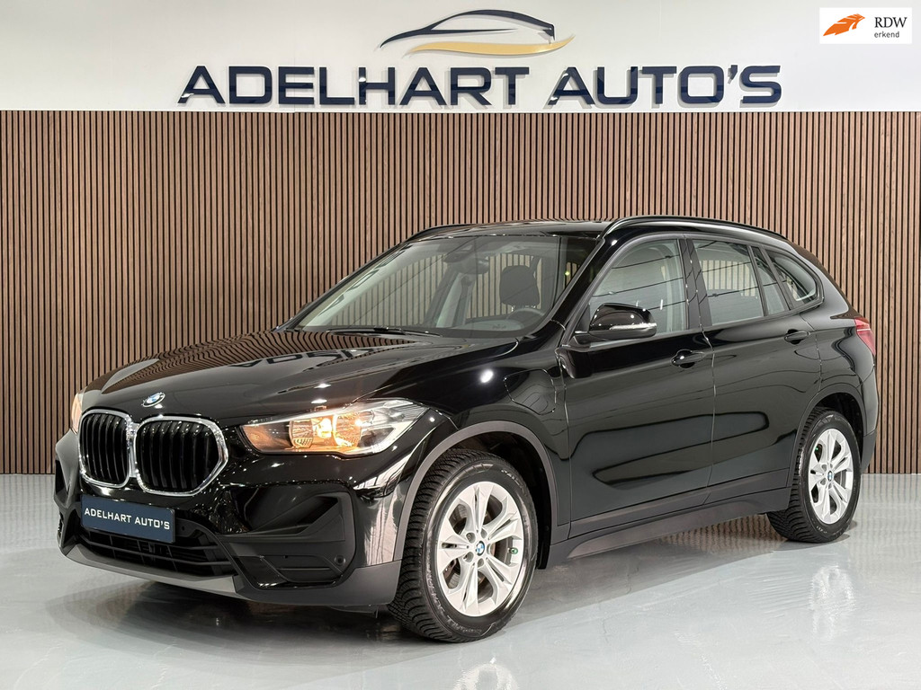 BMW X1 XDrive25e Executive Automaat / Navigatie full map / Cruise control / Climate control / Parkeer sensoren 52719702-0.jpg | Adelhart Auto's
