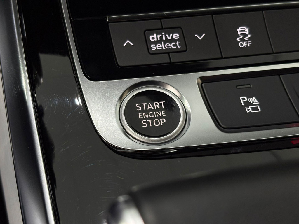 Audi Q8 55 TFSI e quattro Pro Line S Line / Lederen interieur / 360 Camera / Keyless / etc.. 52720257-25.jpg | Adelhart Auto's