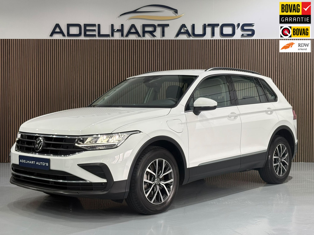Volkswagen Tiguan 1.4 TSI eHybrid Business / Navigatie full map / Adaptive Cruise / Climate control / etc.. 54821993-0.jpg | Adelhart Auto's