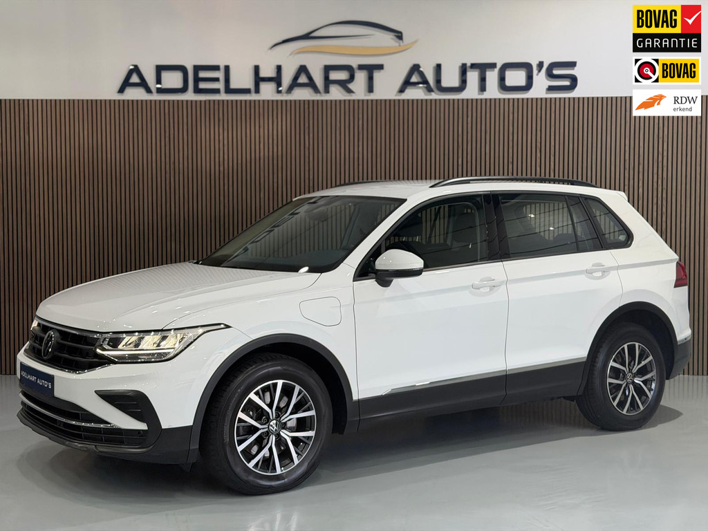 Volkswagen Tiguan 1.4 TSI eHybrid Business / Navigatie full map / Adaptive Cruise / Climate control / etc.. 54821993-0.jpg | Adelhart Auto's