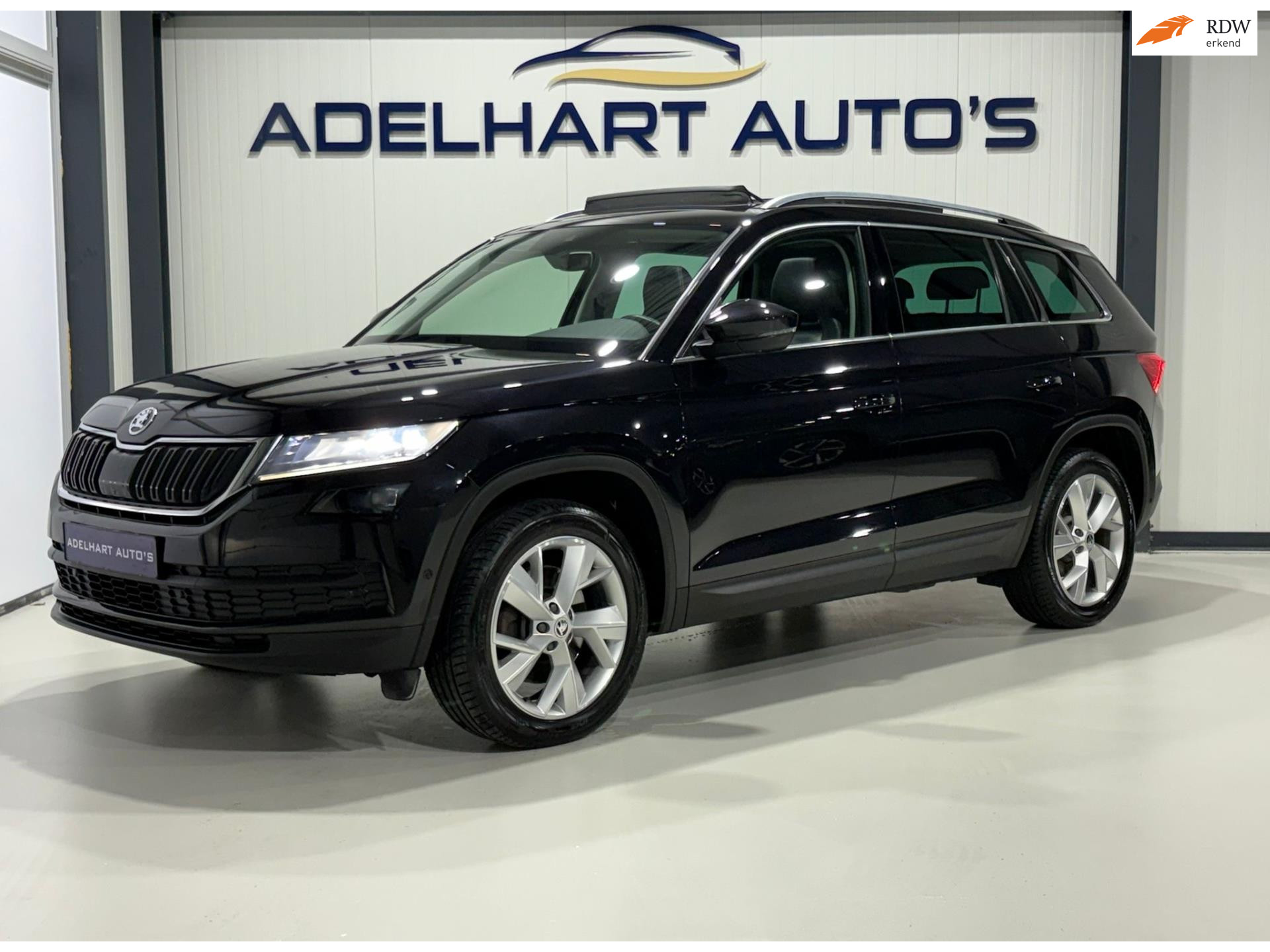 Škoda Kodiaq 2.0 TSI 4x4 Style Business DSG / Panorama dak / Lederen interieur / Navigatie full map / Camera etc.. 49770590-0.jpg | Adelhart Auto's
