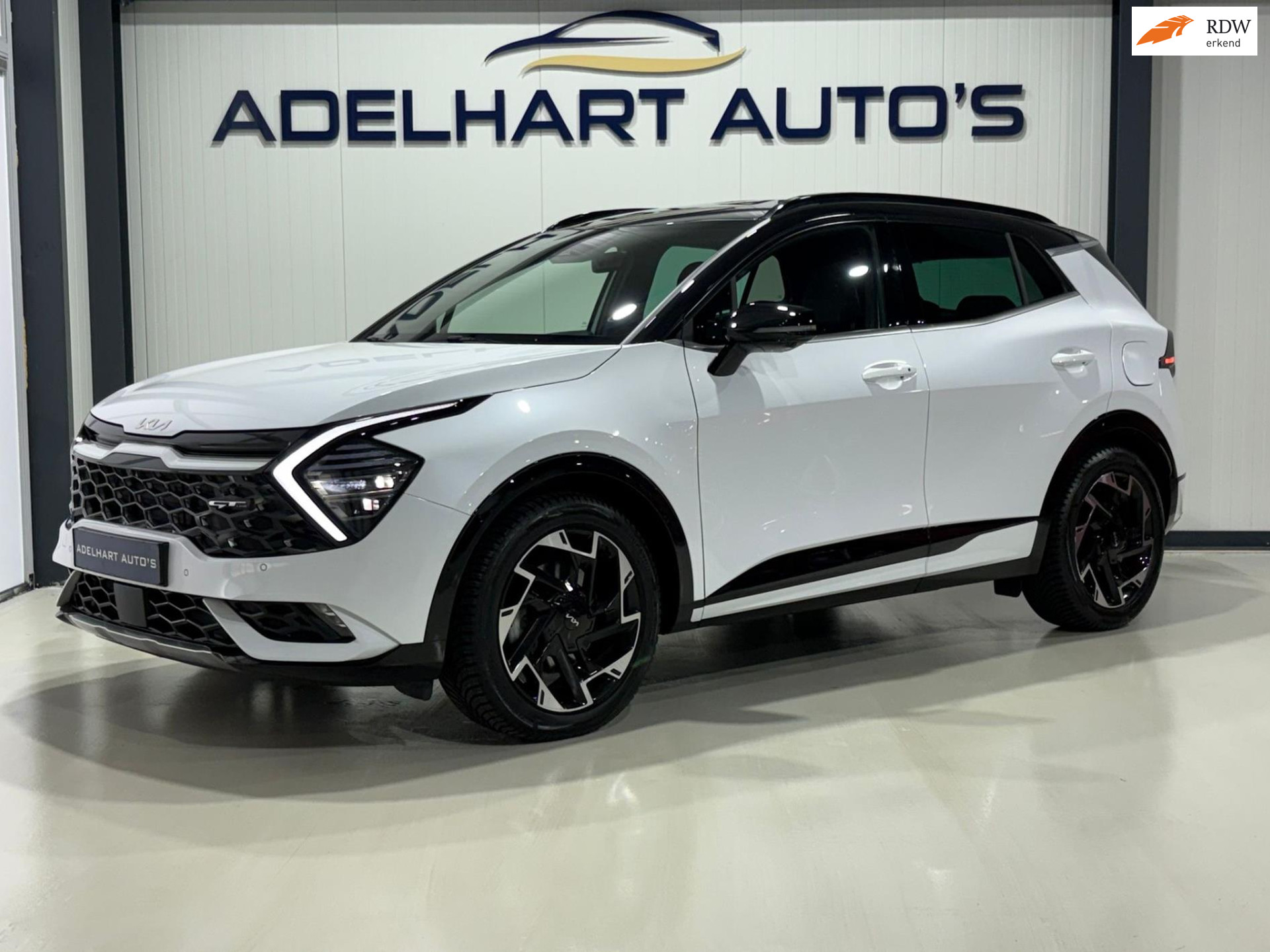 Kia Sportage 1.6 T-GDi Hybrid GT-PlusLine 230 PK Automaat / Lederen interieur / Navigatie Full map / Camera / Cruise control 50423362-0.jpg | Adelhart Auto's