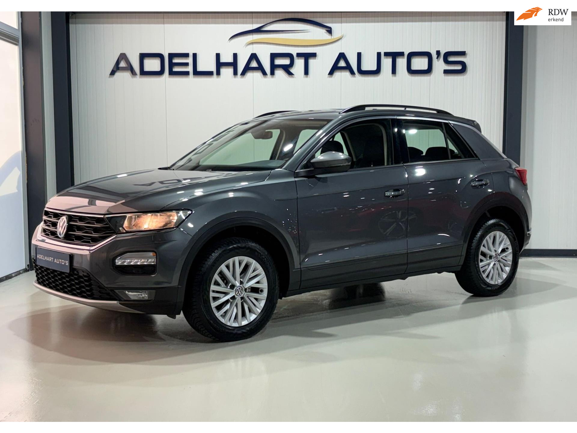 Volkswagen T-Roc 1.0 TSI Style / Navigatie full map / Camera / Adaptive Cruise / Climate control / Parkeer sensoren 50507847-0.jpg | Adelhart Auto's